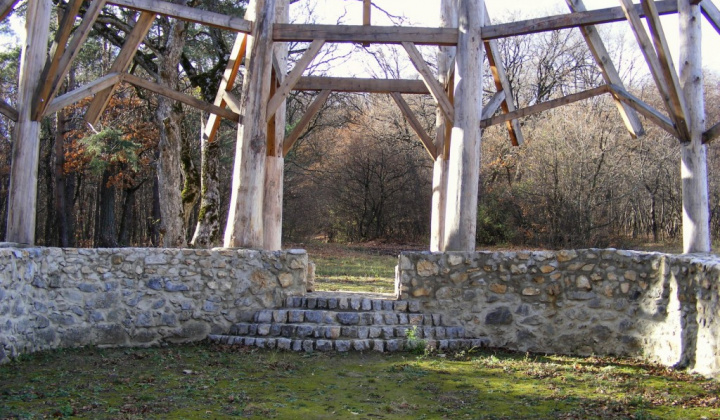 6. fotografia fotogalérie Zaujímavosti / Rastlinný kostol Sv. Ladislava - foto