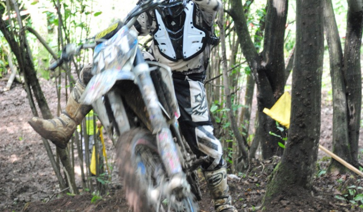 14. fotógaléria fotózás Motocross gulyásparti Debrődön 2012. június 10.