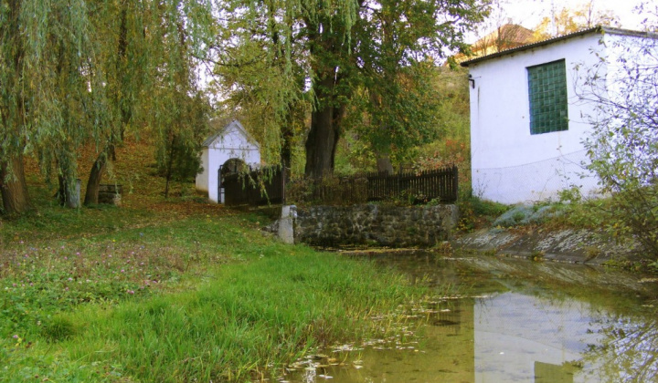 Fotka - Szent János forrás és kápolna